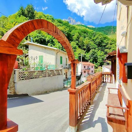 Hotel Palazzo Del Doma - Lake Vagli Vagli di Sotto Экстерьер фото